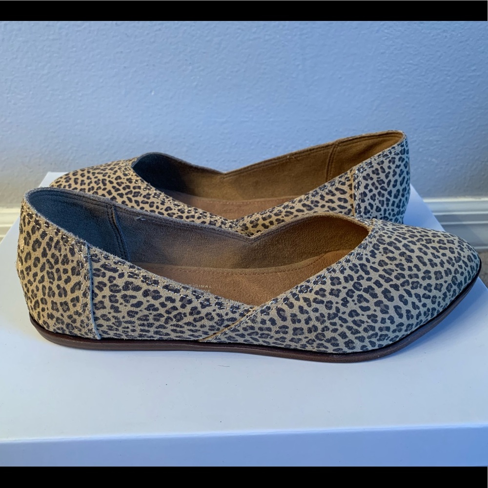 NEW TOMS cheetah print flats